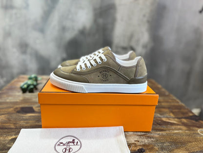 HERM Sneakers