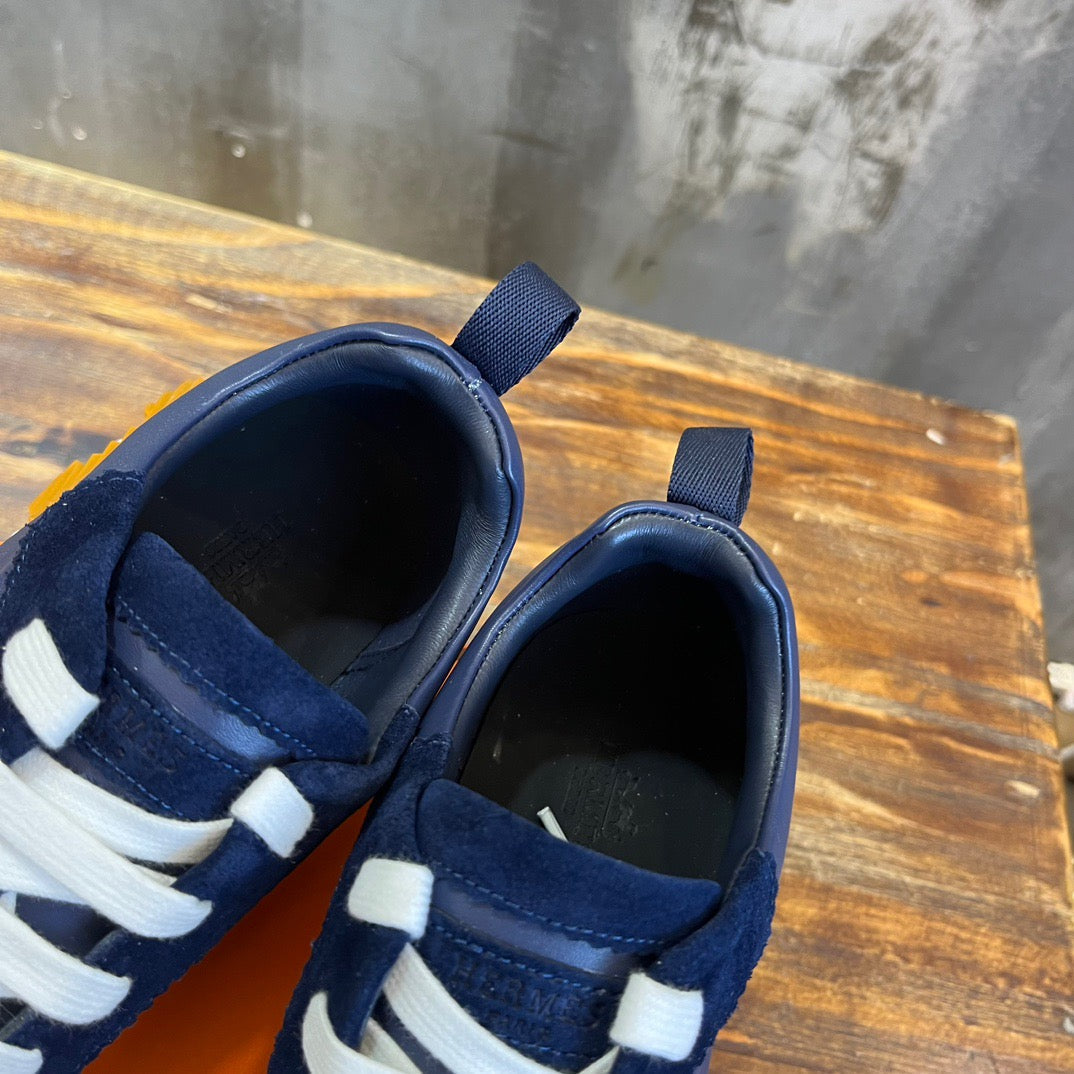 HERM Sneakers