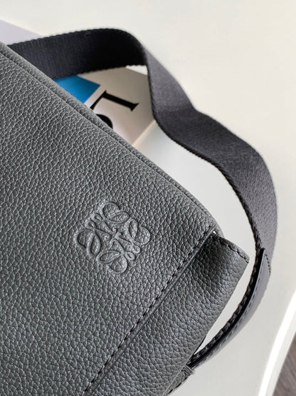 LO Messenger Bag