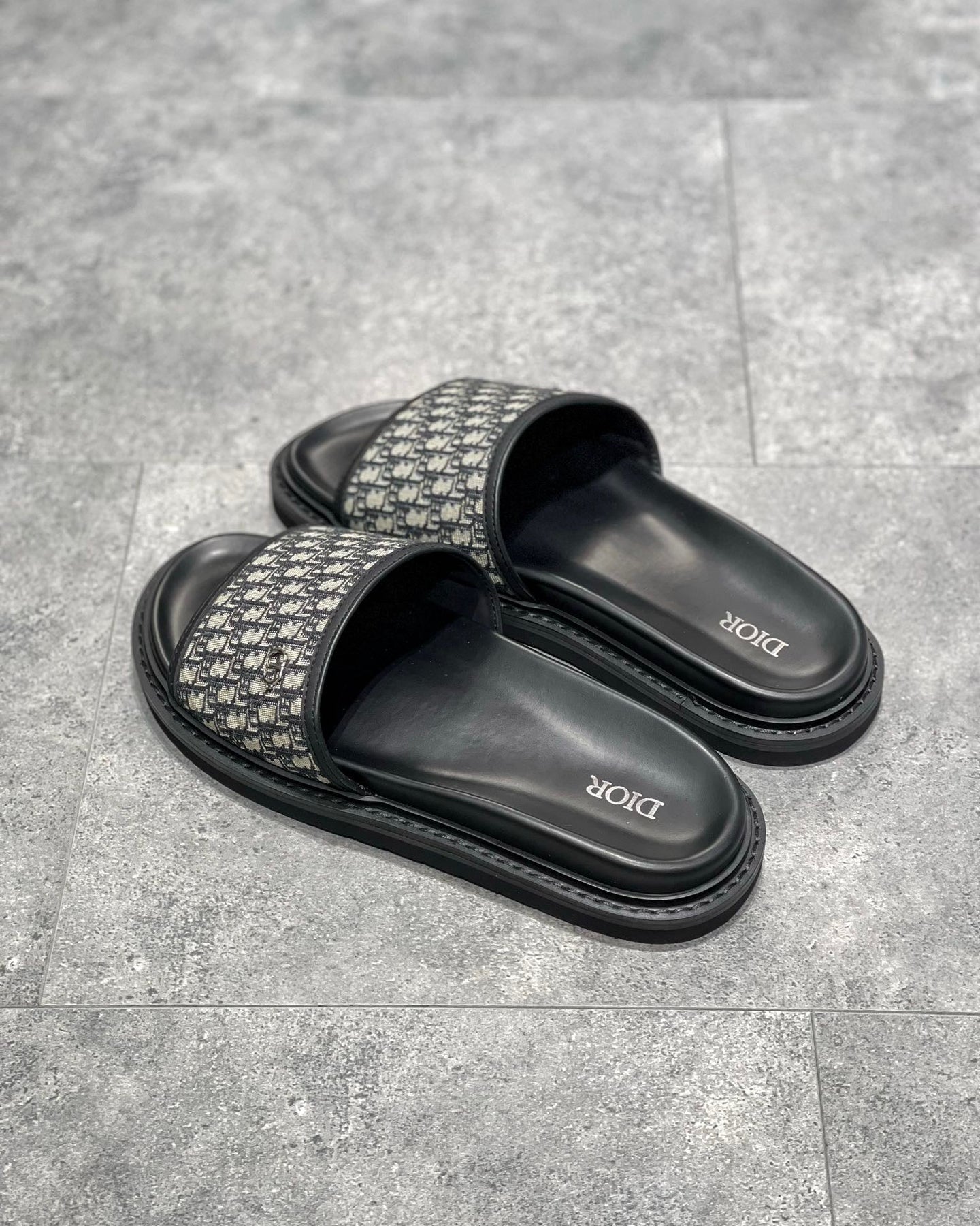 DIO Sandal