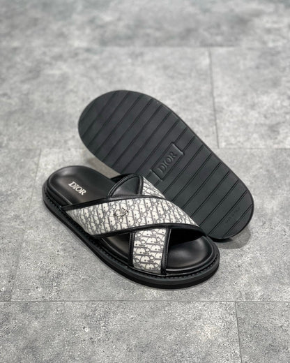 DIO Sandal