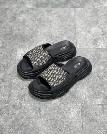 DIO sandal
