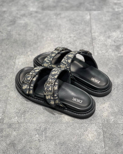 DIO Sandal