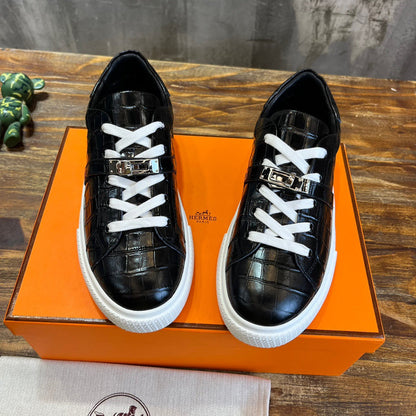 HERM Sneakers