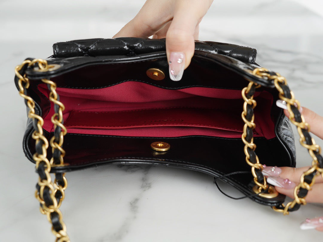 CHA 23C Hobo bag (small)