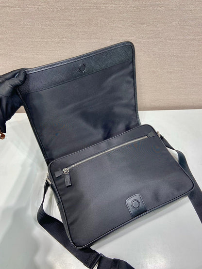 PRA Messenger Bag