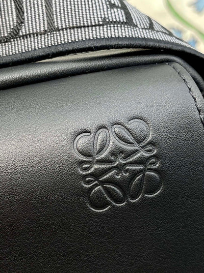 LO Messenger Bag