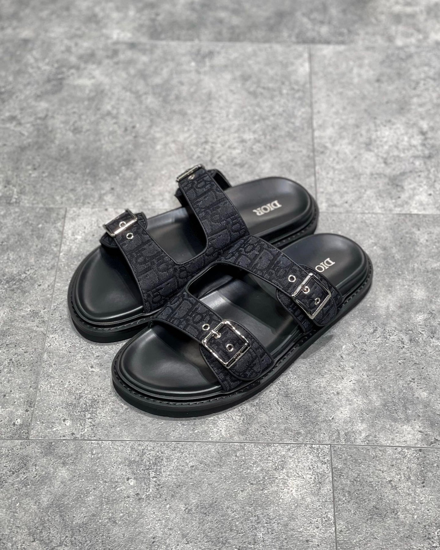 DIO Sandal