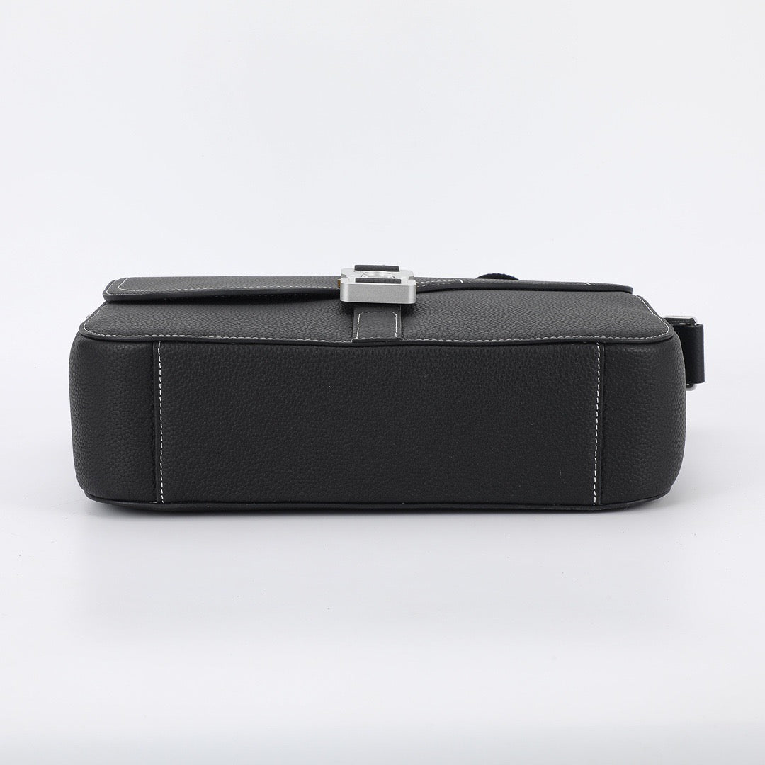 DIO Saddle Messenger Bag