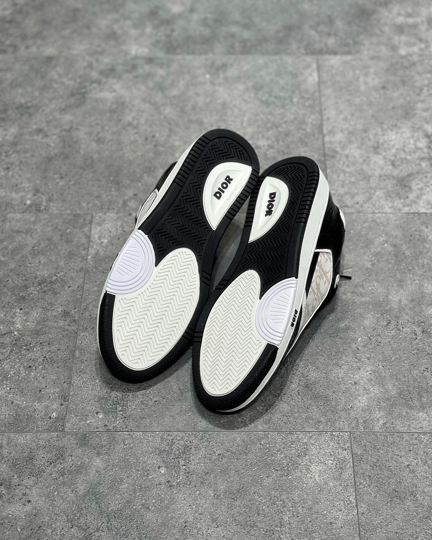 DIO Sneakers