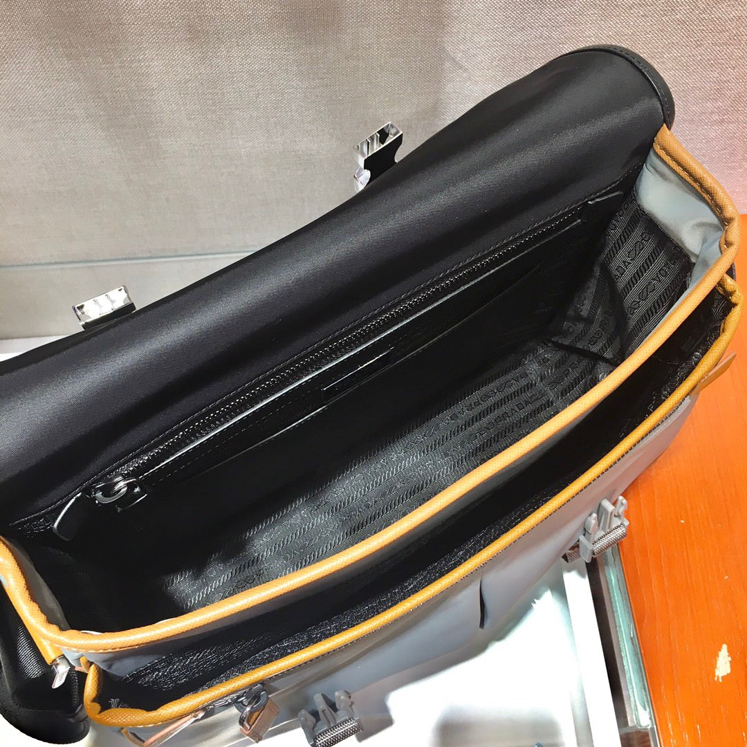 PRA Messenger Bag