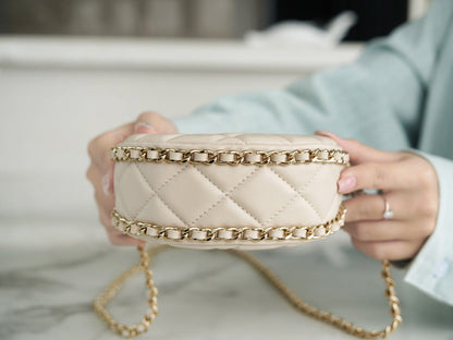 CHA 23p Hobo Bag (small)