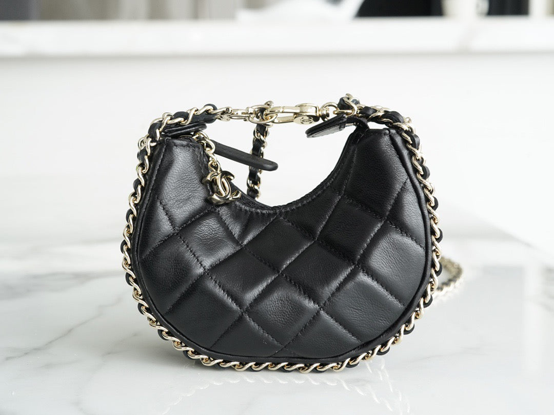 CHA 23p Hobo Bag (small)