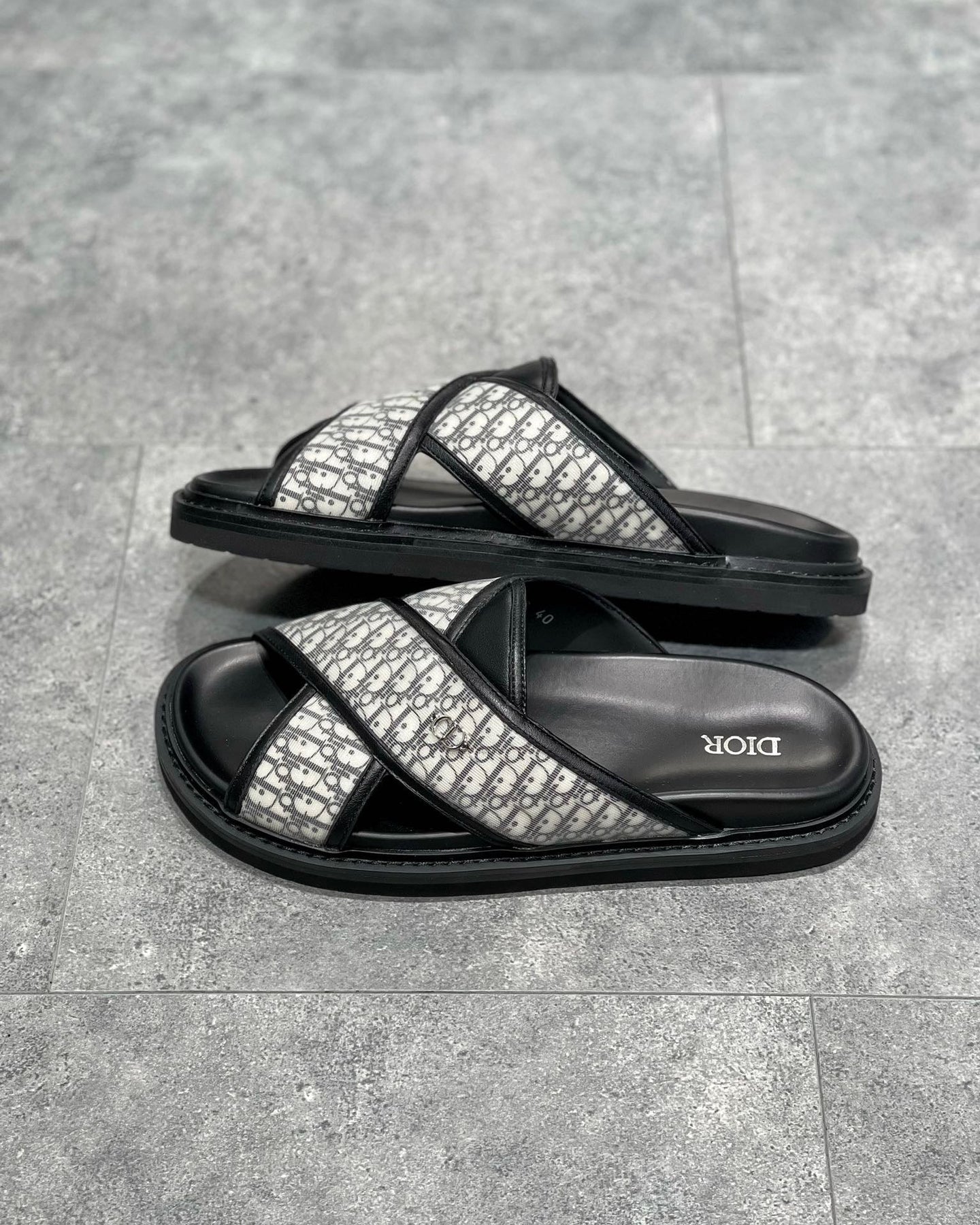 DIO Sandal