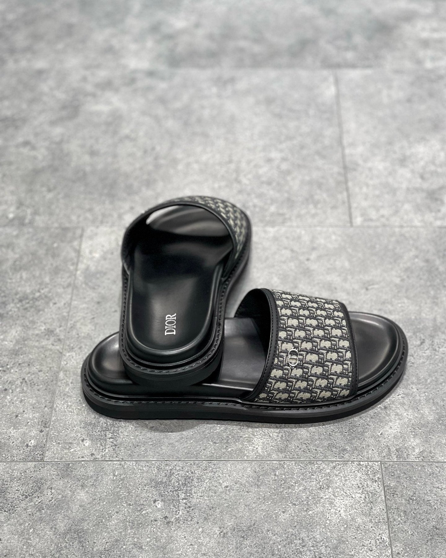 DIO Sandal