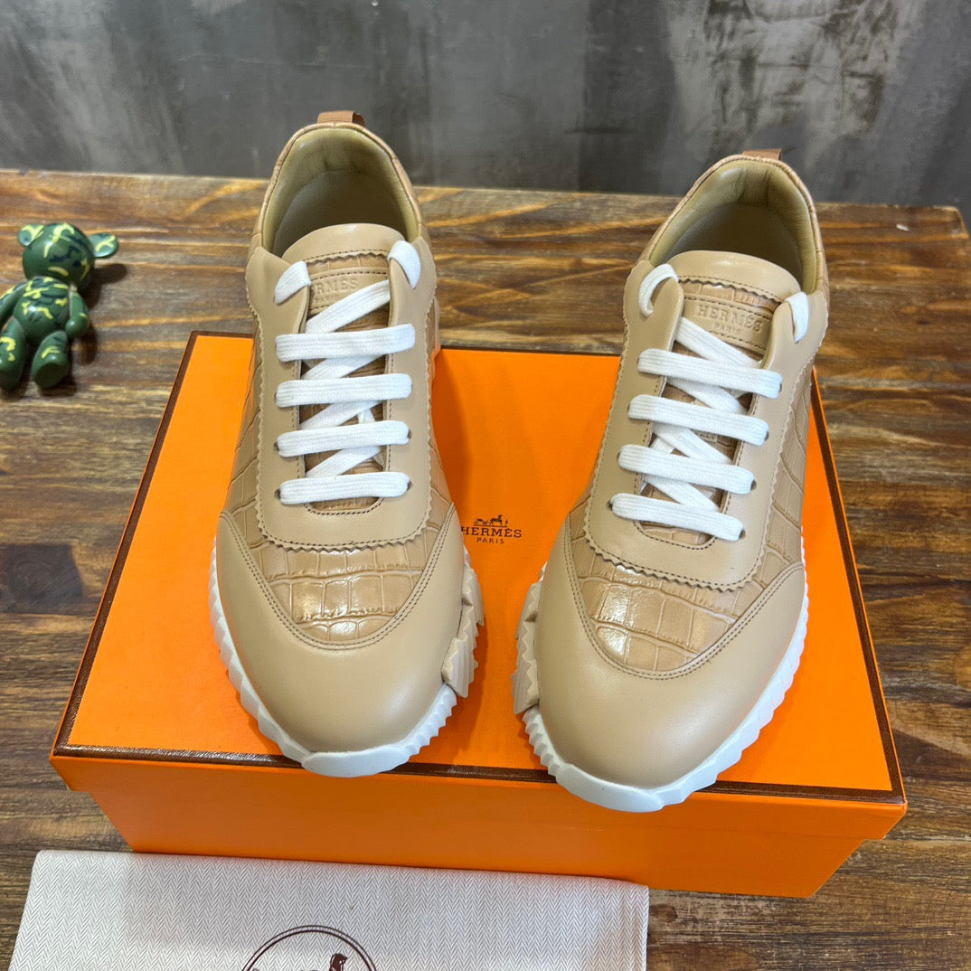 HERM Sneakers