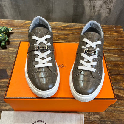 HERM Sneakers