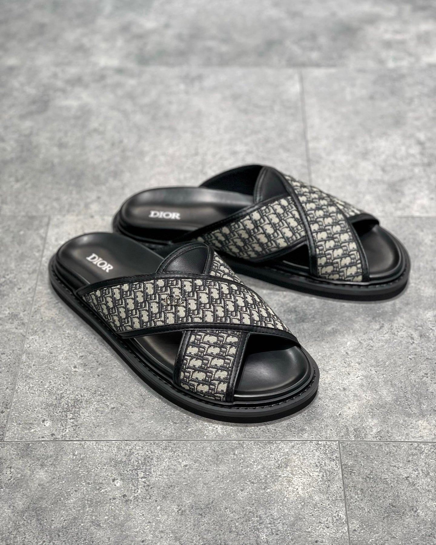 DIO Sandal