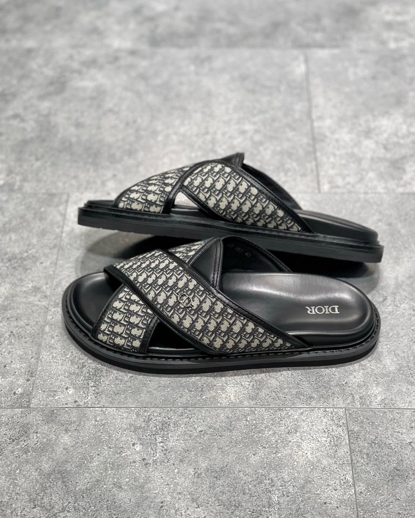 DIO Sandal