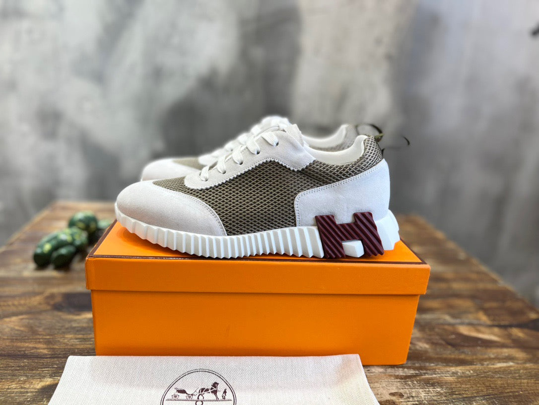 HERM Sneakers