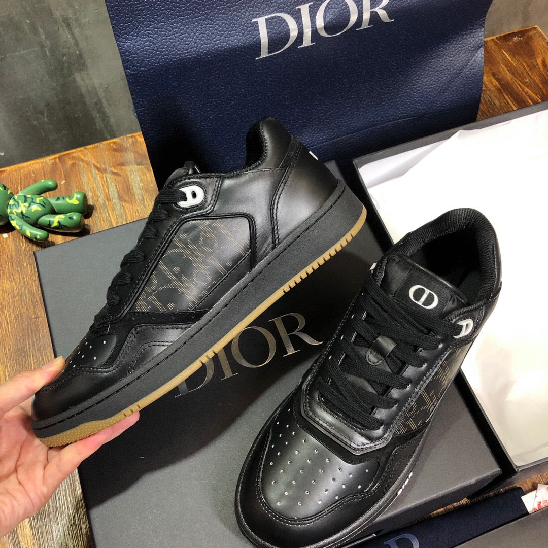 DIO Sneakers