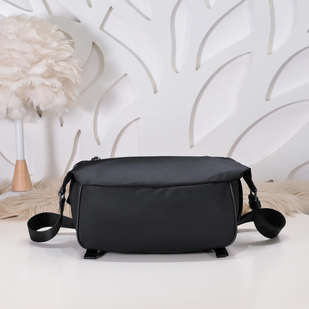 PRA Cross Body Bag