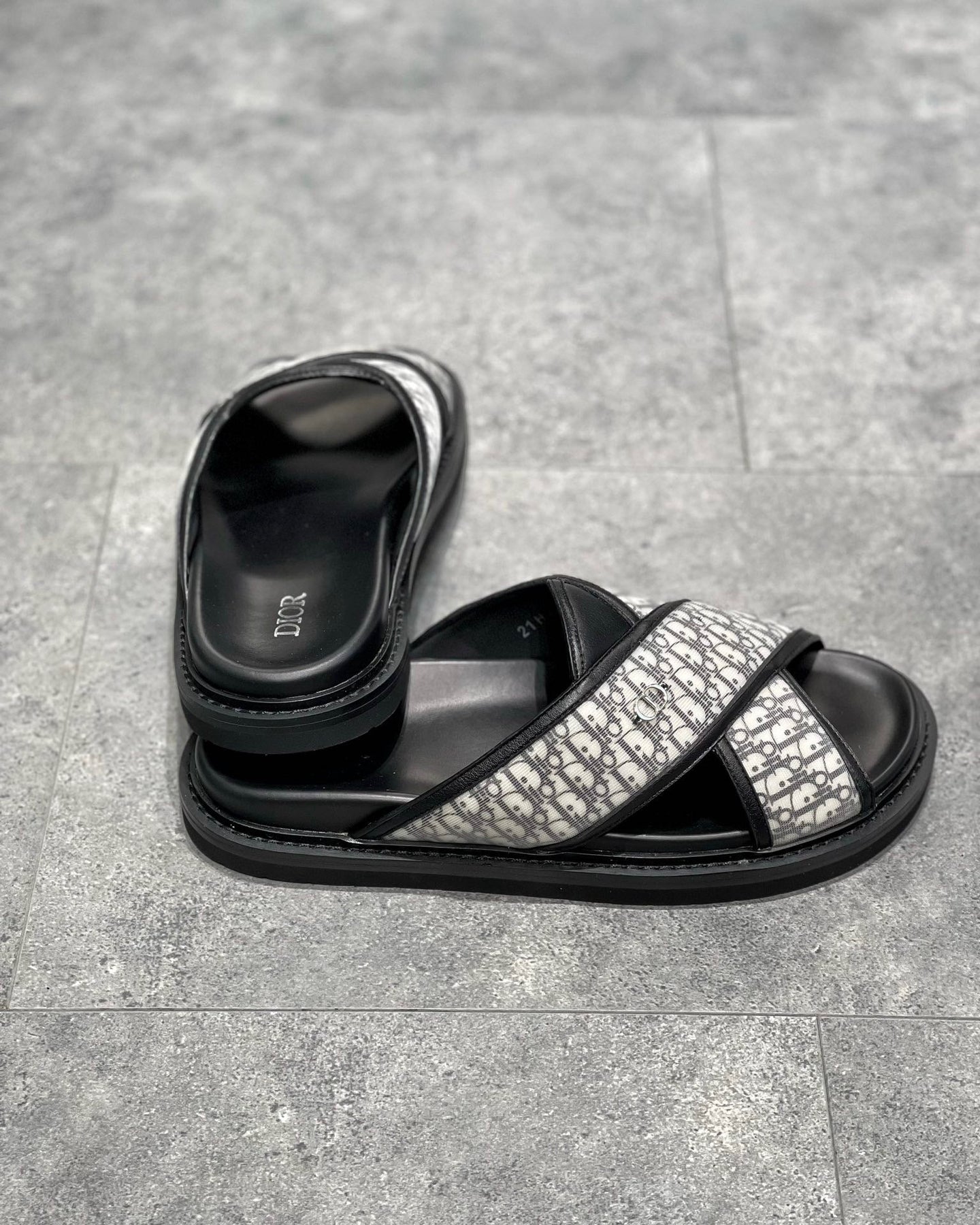 DIO Sandal