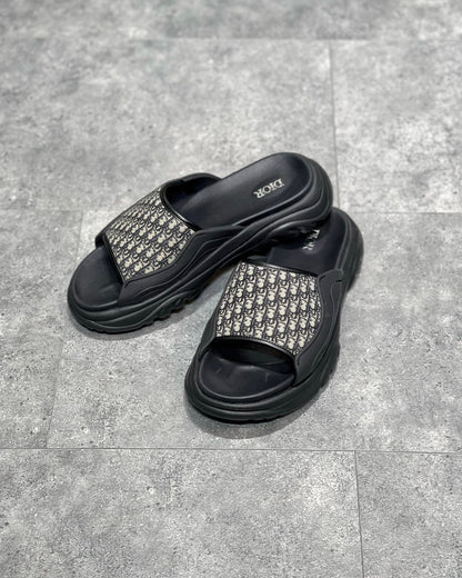 DIO sandal