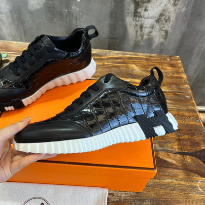 HERM Sneakers