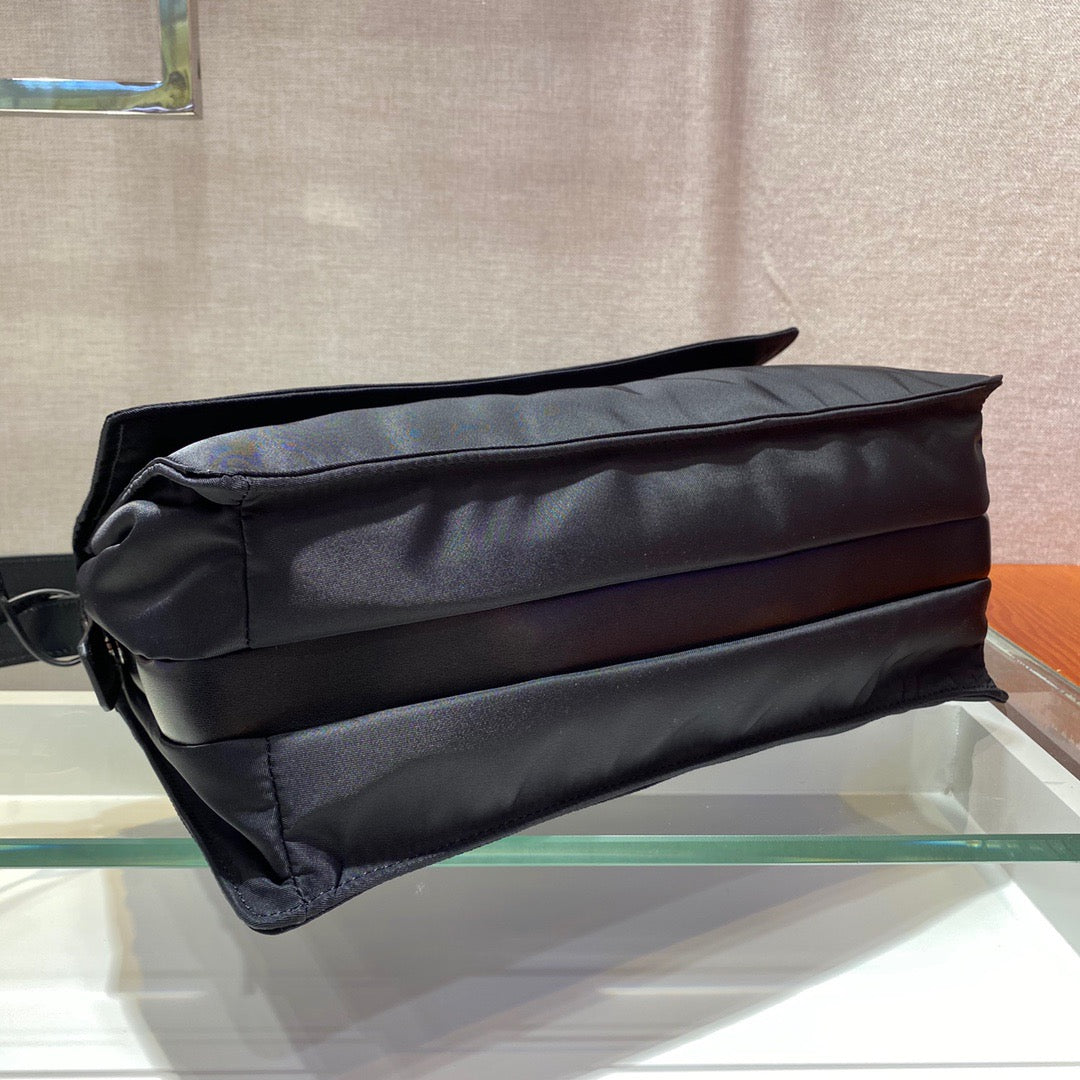 PRA Messenger Bag