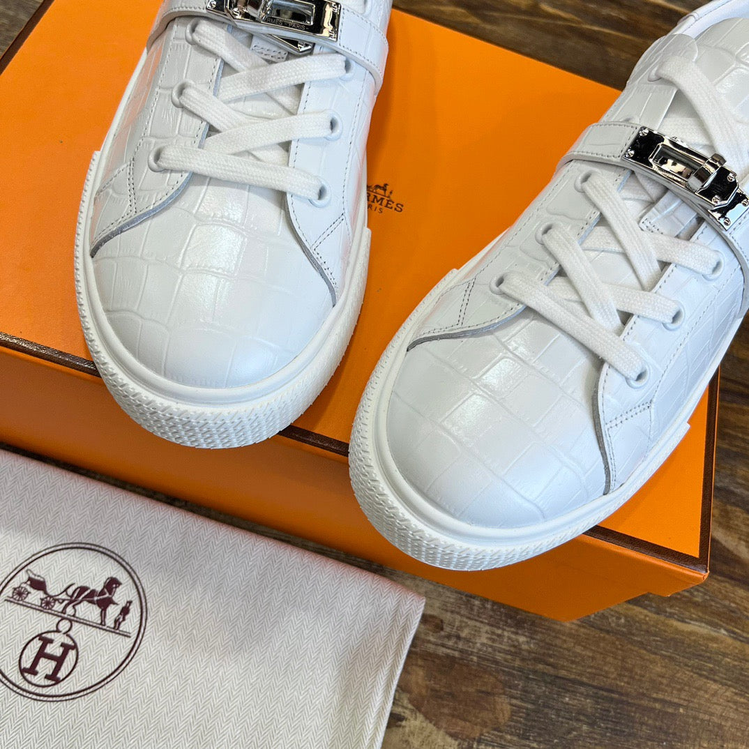 HERM Sneakers