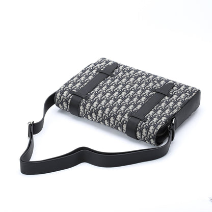 DIO Oblique Messenger Bag