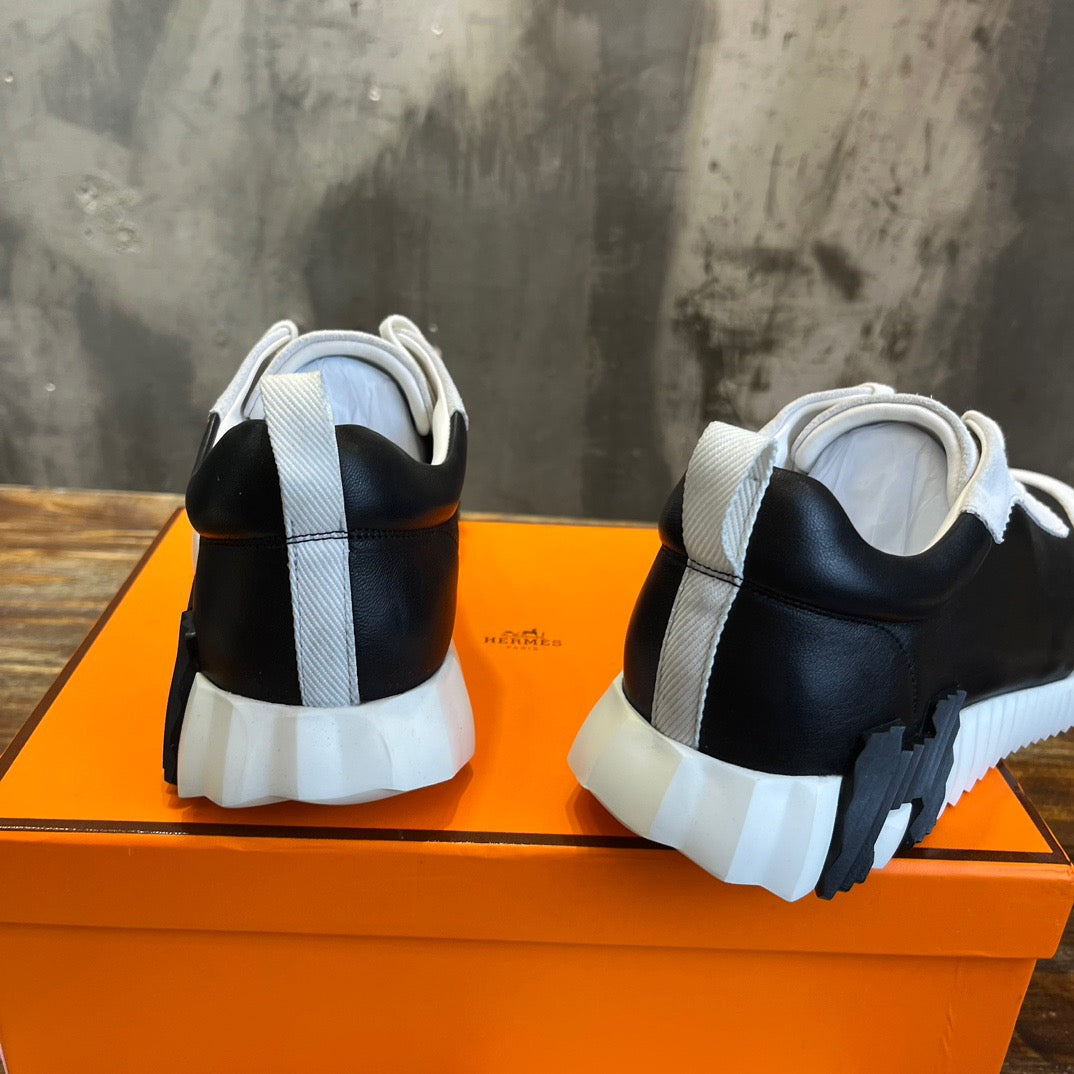 HERM Sneakers