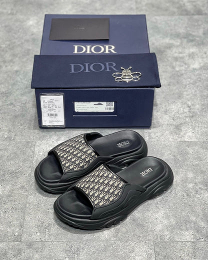 DIO sandal