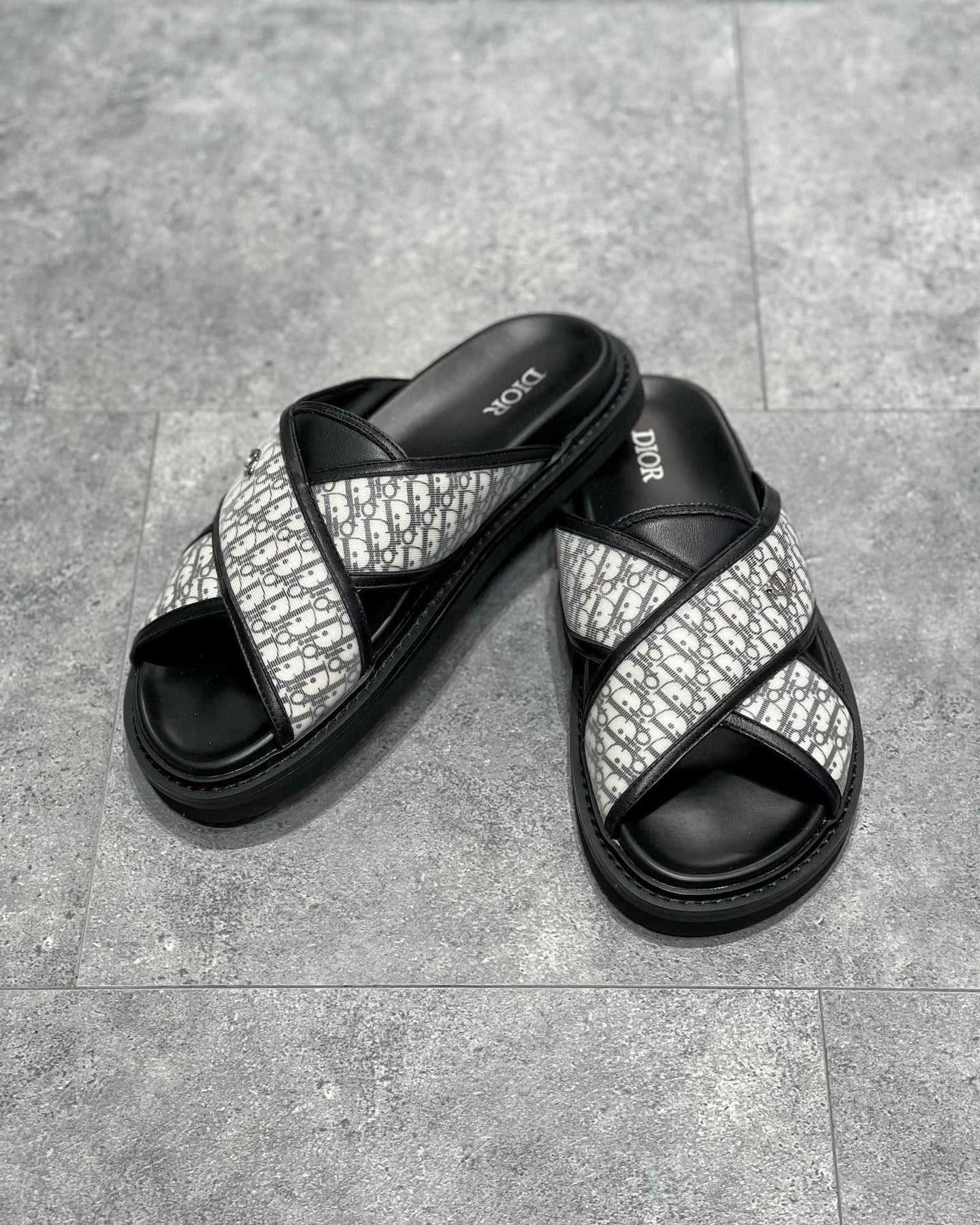 DIO Sandal