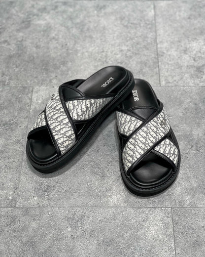 DIO Sandal