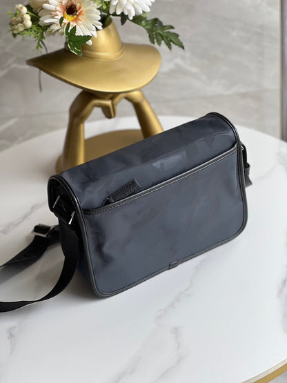 PRA Messenger Bag