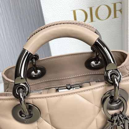 DIO handbag