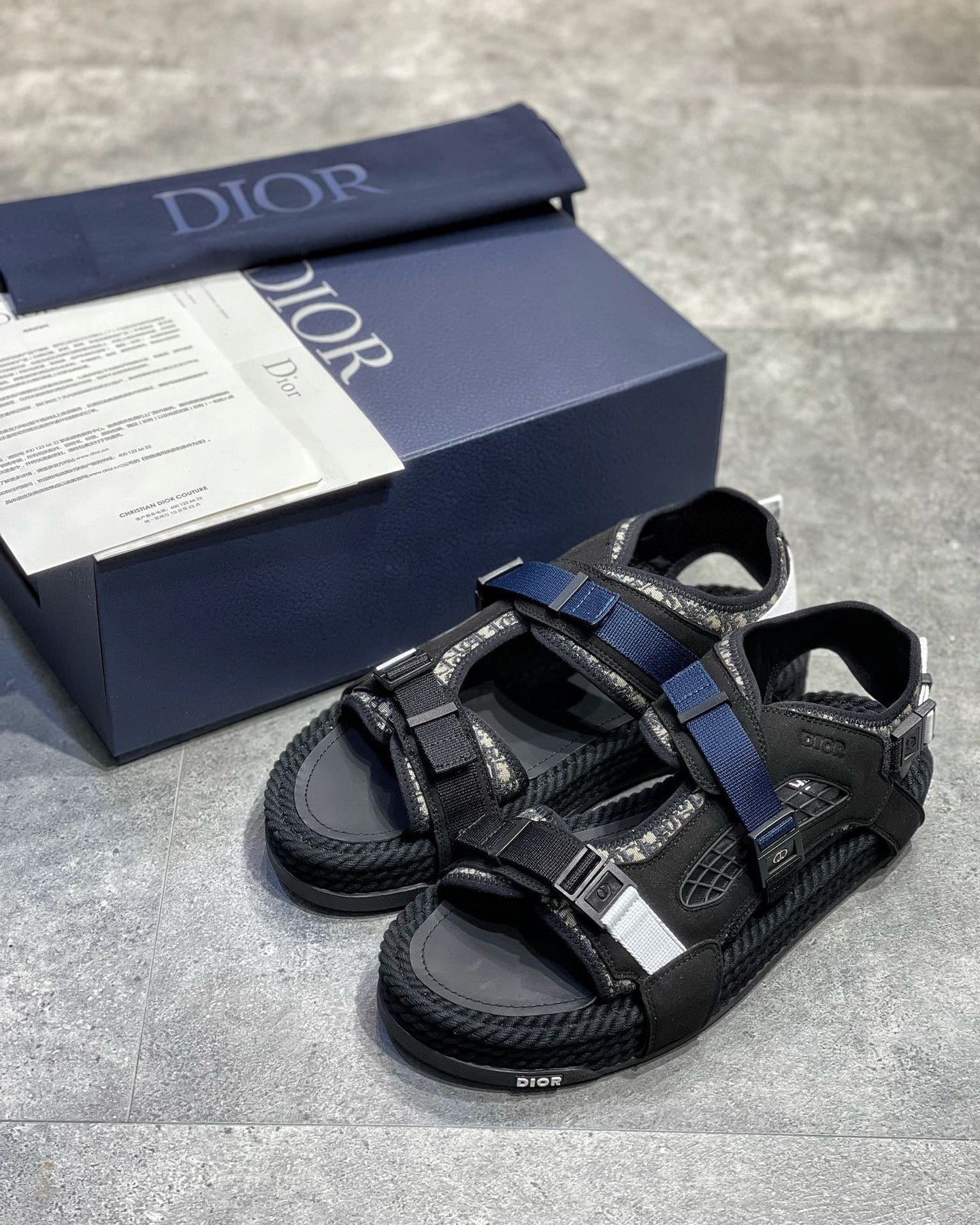 DIO Sandal