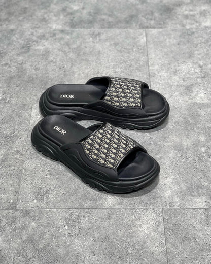 DIO sandal