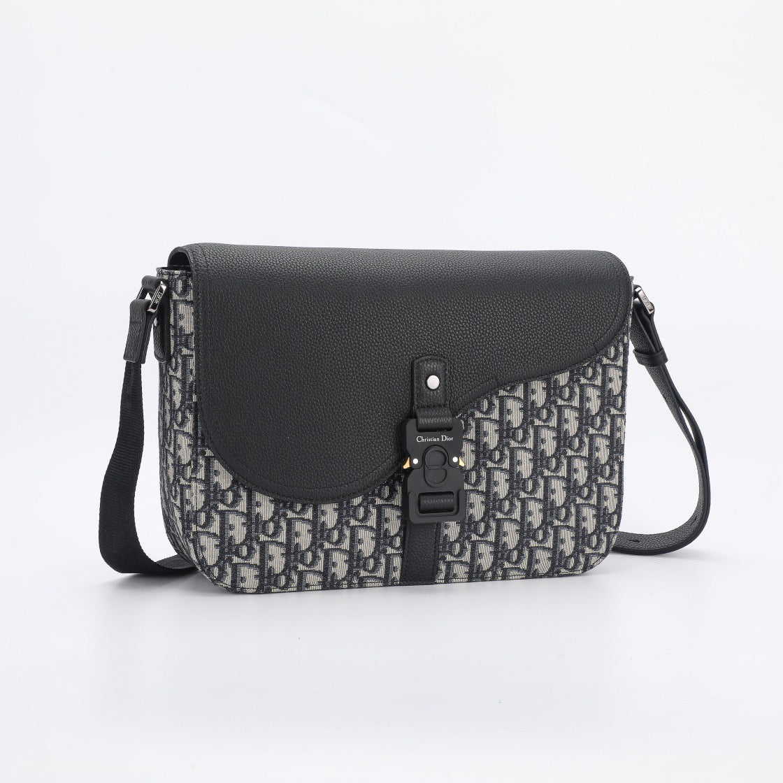 DIO Saddle Messenger Bag