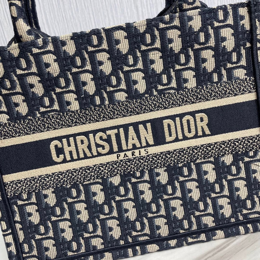 DIO BookTote