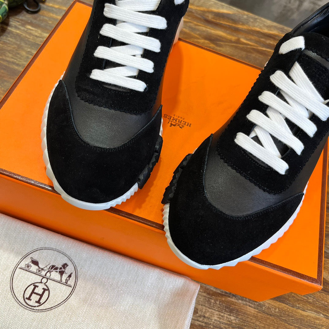 HERM Sneakers