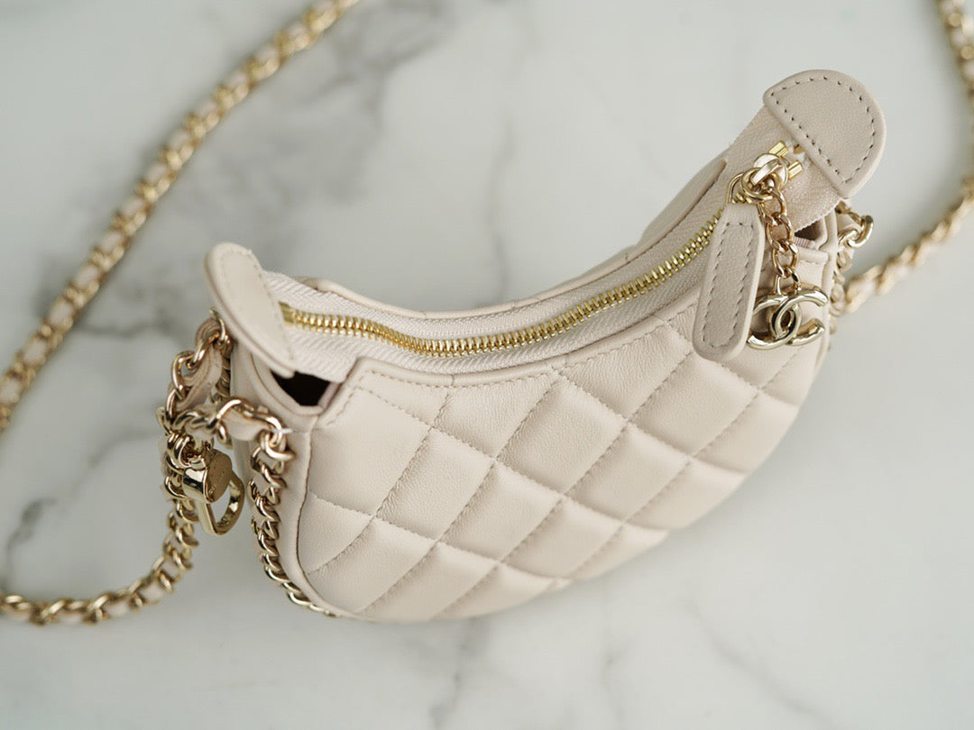 CHA 23p Hobo Bag (small)