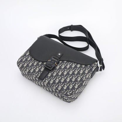 DIO Saddle Messenger Bag