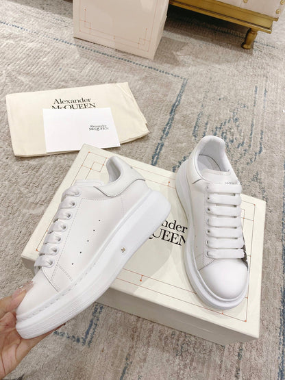 Sneakers & Shoes