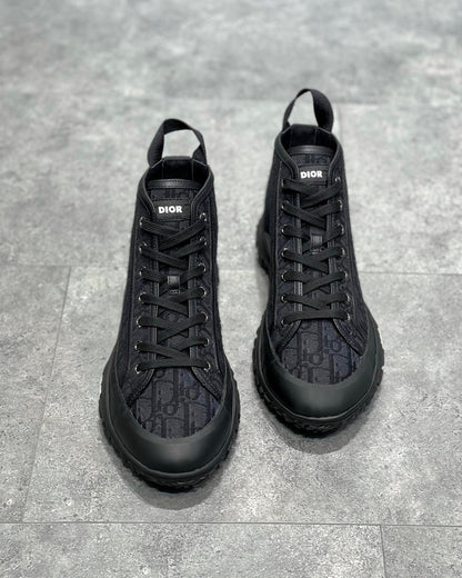 DIO Sneakers
