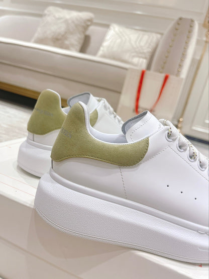 Sneakers & Shoes