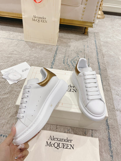 Sneakers & Shoes