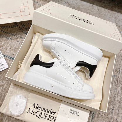 Sneakers & Shoes